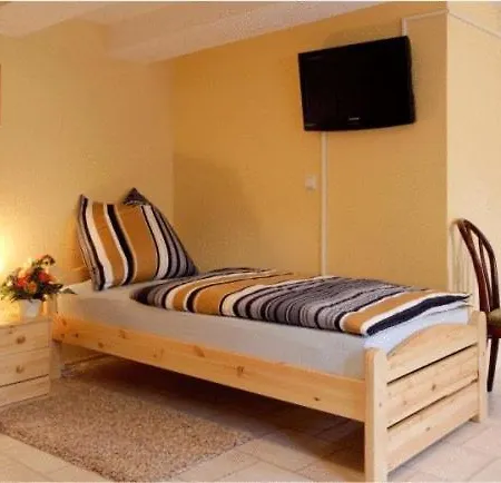 Gaststube Zum Amtskrug بيت ضيافة *